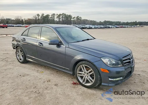 2014 Mercedes-Benz C 250 from USA, damaged, VIN WDDGF4HB0EA943846